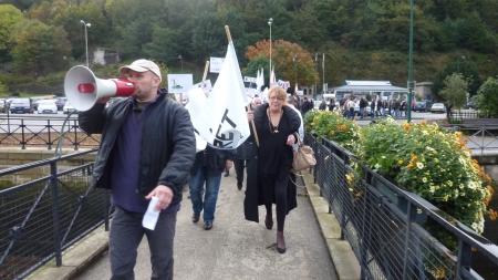 Quimper: Le PDF 29 en Manif. contre la mosquée